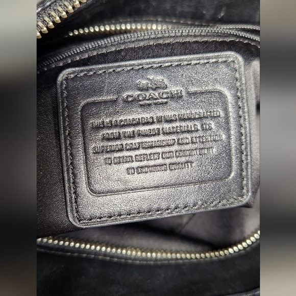 Coach bag black /bag comes with protective silk bag - Picture 5 of 13